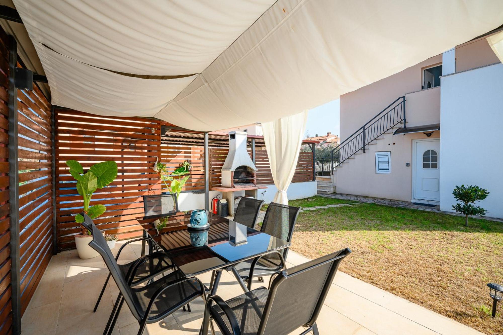 Charming Apartments Rose 1&2 With Pool Poreč Eksteriør billede